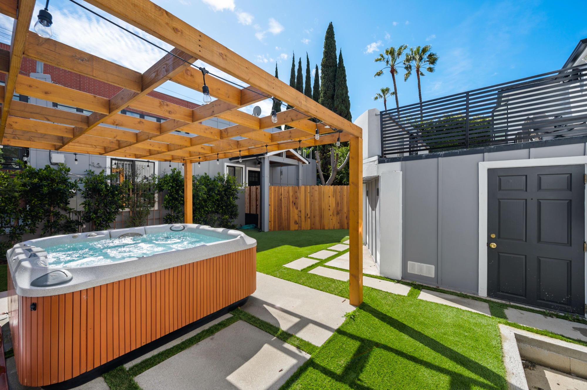 Exterior yard - Almeraris family — New Vision Builders
