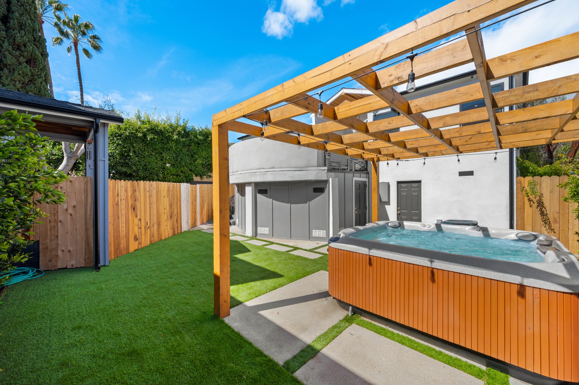 Exterior yard - Almeraris family — New Vision Builders