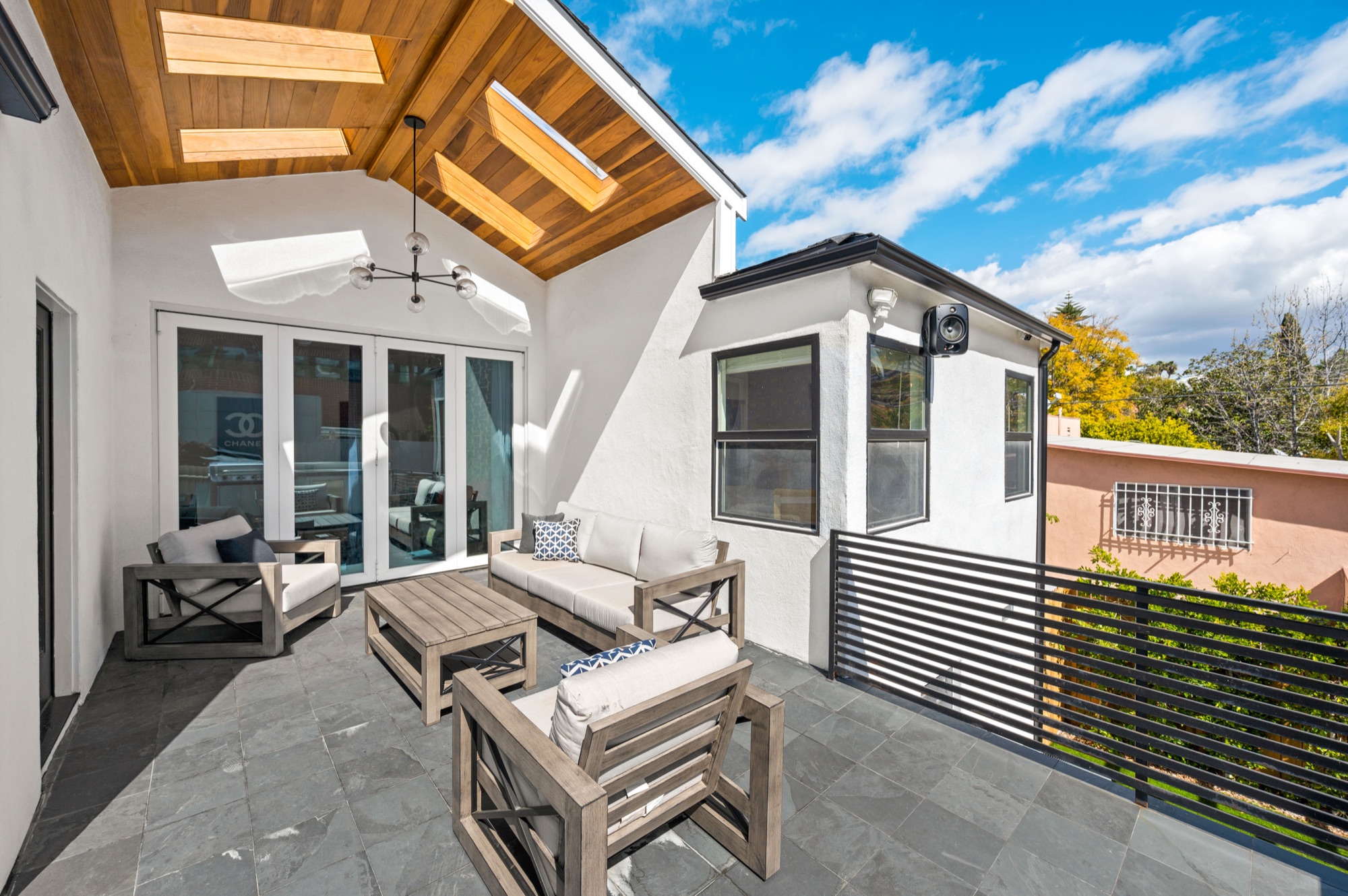 Exterior yard - Almeraris family — New Vision Builders