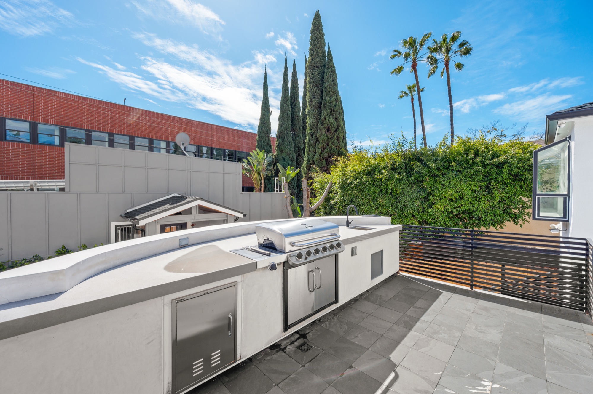 Exterior yard - Almeraris family — New Vision Builders